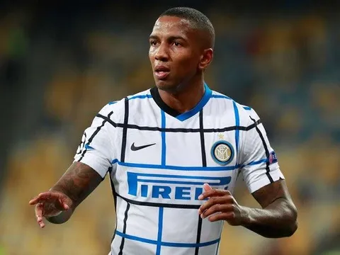 Cận cảnh pha bỏ lỡ khó tin của Ashley Young khiến Inter suýt ôm hận