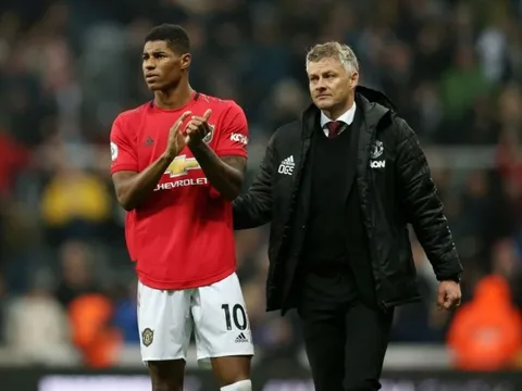 Cạn lời! "O bế" Rashford, Solskjaer chỉ trích cả đội Man Utd