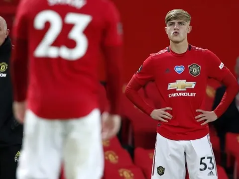 Cánh trái chật chội, "viên ngọc quý" được thúc giục chia tay Man Utd