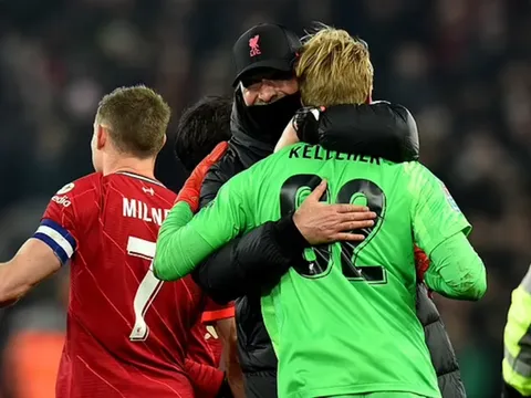 Klopp tri ân đội bóng đã đào tạo Caoimhin Kelleher