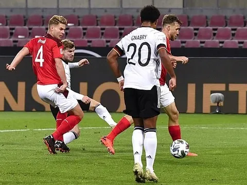 Cặp đôi Chelsea tỏa sáng, Đức rượt đuổi Thụy Sĩ trong trận cầu 6 bàn