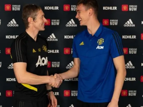 Mua bộ đôi ngôi sao Juventus, Quỷ đỏ có thể mơ bay cao