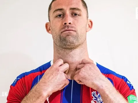 'Đá xoáy' Palace, khán giả Chelsea nói lời chuẩn mực về đội trưởng cũ