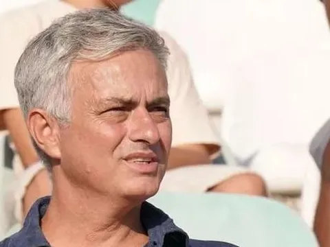 Tại sao Mourinho chấp nhận thất nghiệp 11 tháng rồi chọn Tottenham?