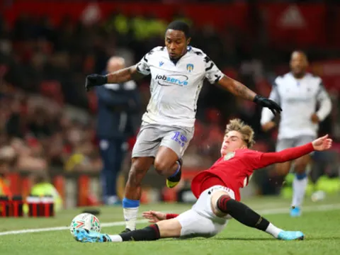Đã tìm thấy một "Thánh xoạc" Wan-Bissaka khác tại Man United