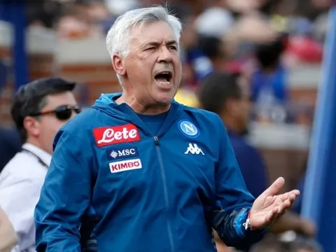 Chuyện lạ ở Napoli: 9 trận không thắng, Ancelotti vẫn giữ được ghế HLV