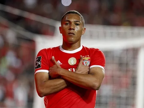 Chiều Mourinho, Spurs chốt hạ thần tốc vụ 'sát thủ' dự phòng cho Kane