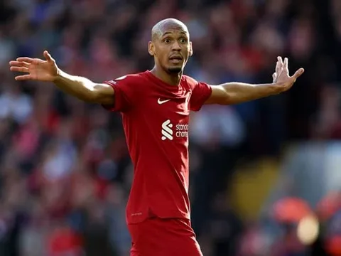 Carragher công kích Fabinho