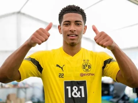 Carragher điểm mặt mục tiêu muốn Liverpool chiêu mộ trước Man Utd