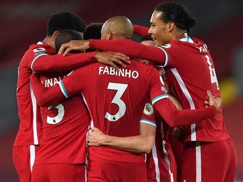 Carragher nói rất nhiều điều về 'hạt nhân' đánh mất mình của Liverpool