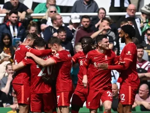 Carragher vinh danh 2 sao Liverpool sau chiến thắng trước Newcastle