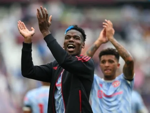 Carrick ra tận sân kéo Pogba vào đường hầm sau màn cà khịa West Ham
