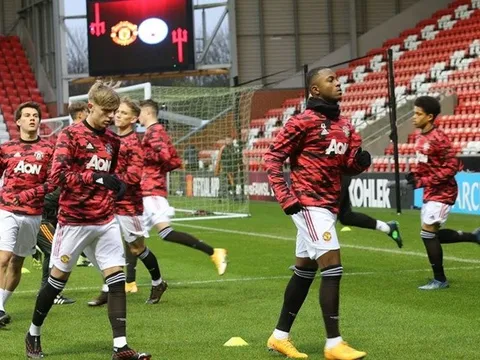 Carrington trỗi dậy, Man Utd mang tới bất ngờ lớn sau 'Class of 2018'