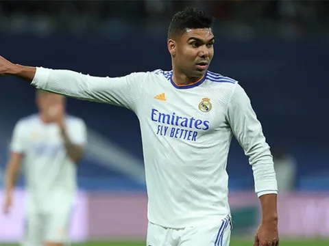 Casemiro khiến Liverpool phải tăng tốc trên TTCN