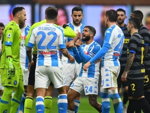 Choáng với sự thật đằng sau tấm thẻ đỏ ở trận Inter-Napoli