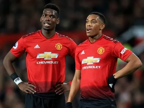 Bạn gái sao Man Utd công khai thả thính Real Madrid