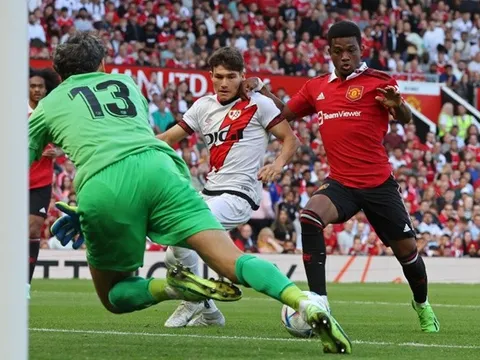 "Cậu ấy vừa vào sân 3 phút đã có bàn thắng"