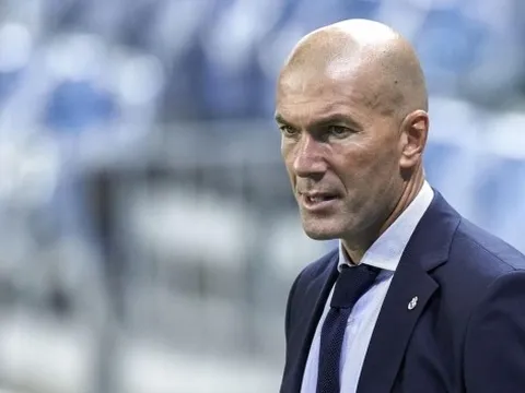 "Câu lạc bộ ấy đã trao đổi với Zidane và mời vào ghế nóng..."