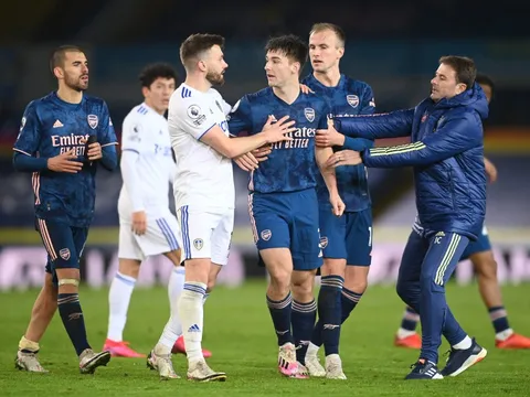 Sao Arsenal bị phán "thua cả triệu dặm" so với Ben Chilwell