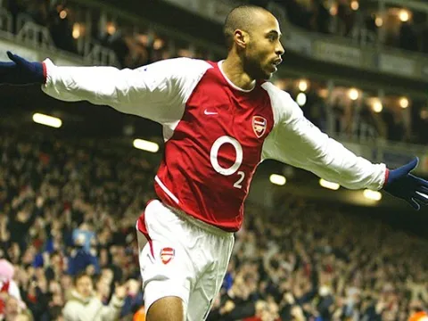 "Cầu thủ Chelsea đó thật tuyệt vời, như Thierry Henry vậy"