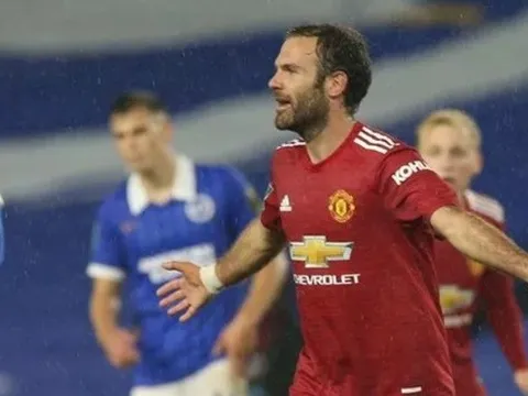 "Cầu thủ đó của Man Utd đang nhận lời đề nghị béo bở, mức lương 15 triệu mỗi mùa"