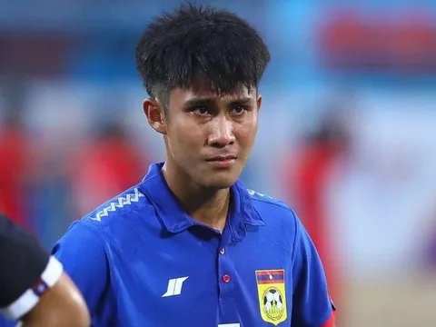 Cầu thủ U23 Lào bật khóc khi nhận 2 bàn thua trong 7 phút