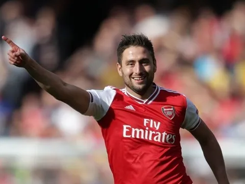 Sân Emirates 'có biến', đội ngũ an ninh phải làm việc vất vả