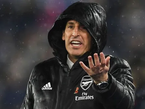CĐV Arsenal: "Mourinho là ai?; Thanh lý hợp đồng Emery; Để anh ấy làm HLV"