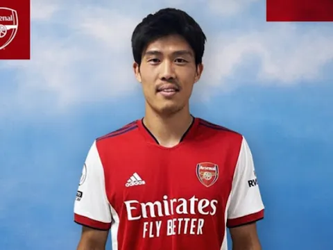 CĐV Arsenal muốn Arteta làm ngay 1 việc với tân binh Tomiyasu