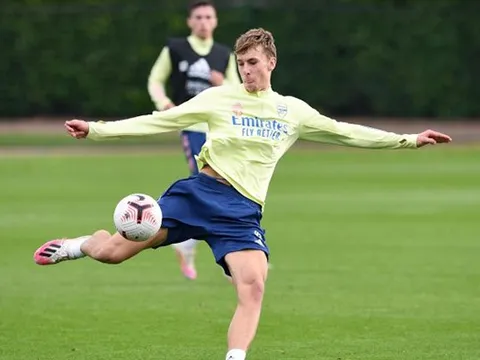 CĐV Arsenal phát cuồng, chỉ ra cái tên xuất sắc hơn cả Lacazette