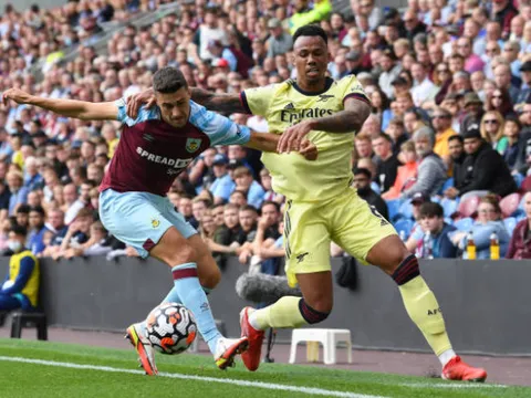 CĐV Arsenal phát cuồng, gọi tên nhân tố xuất sắc nhất trận Burnley