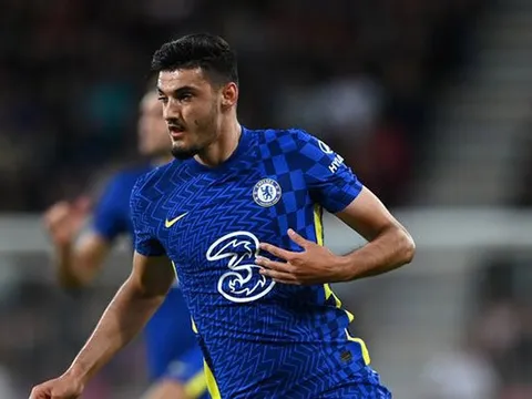 CĐV Chelsea nổi giận với 1 quyết định dùng người của Tuchel
