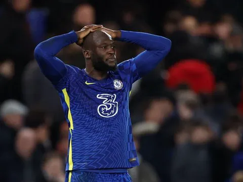 CĐV Chelsea nổi giận với Lukaku