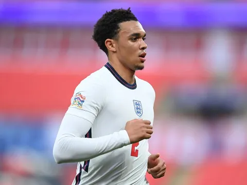 CĐV Liverpool phấn khích khi Southgate muốn Alexander-Arnold đá tiền vệ trung tâm