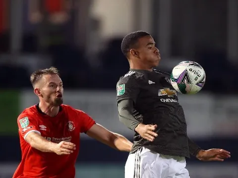 CĐV Man United: "Cậu ấy thật phi thường; Kẻ vượt mặt Rooney"