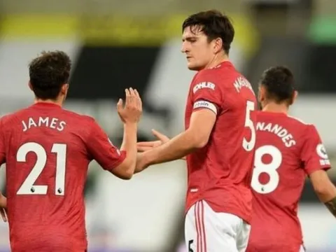 CĐV Man Utd phản ứng bất ngờ sau "thiết đầu công" của Harry Maguire