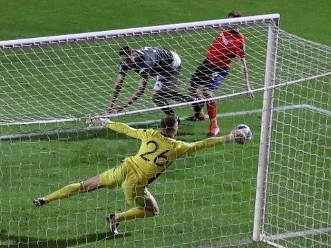 CĐV Man Utd phát cuồng: "Cậu ấy là huyền thoại tương lai; Xuất sắc nhất thế giới"