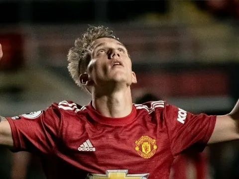 CĐV Man Utd phát cuồng: "Cậu ấy là Thiago mới; Scholes thời đỉnh cao"