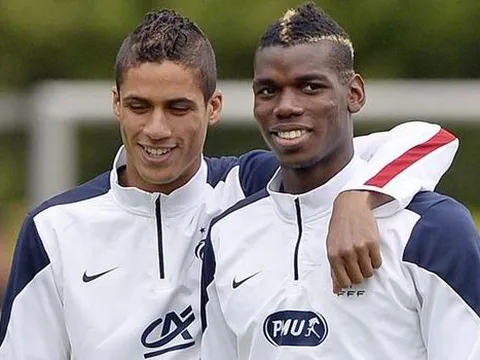 Varane đăng tải bức ảnh, CĐV Man Utd muốn Pogba làm ngay 1 điều
