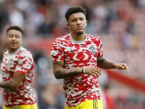 CĐV Man Utd: "Sancho phải nhận hình phạt khủng khiếp đó"