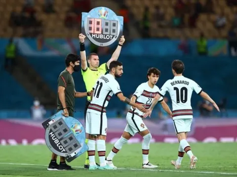 CĐV Man Utd vui mừng vì Bồ Đào Nha bị loại