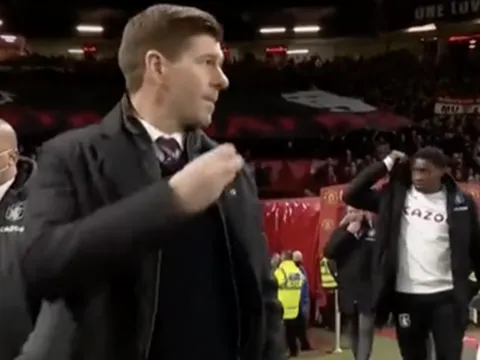 CĐV M.U gây hấn với Gerrard ngày trở lại Old Trafford