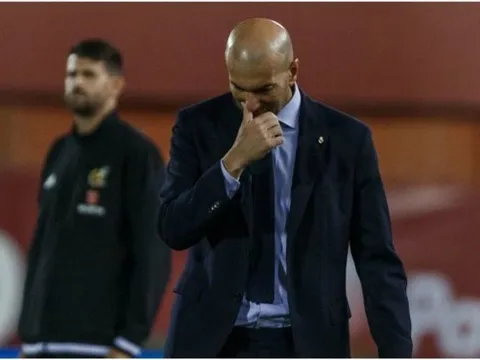 CĐV Real: "Chỉ có ông ấy mới cứu chúng ta khỏi cơn ác mộng này, sa thải Zidane ngay!"