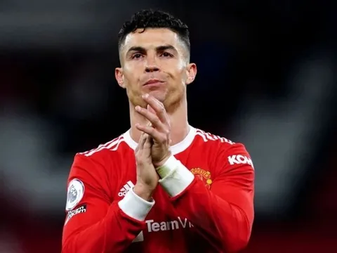 CĐV Real hô vang tên Cristiano Ronaldo