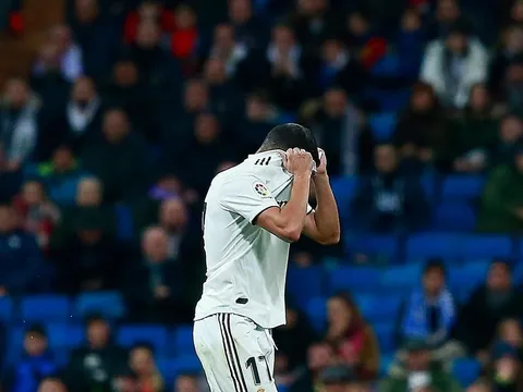 CĐV Real phấn khích: "Bỏ ngay Vaquez, cho gã ấy vào sân mỗi ngay đi thôi!"