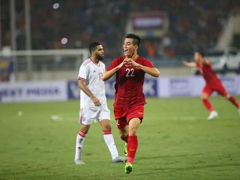CĐV Việt Nam: "Không thể tin Tiến Linh ghi bàn"