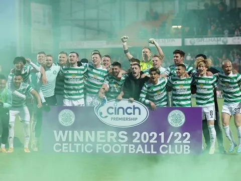 Celtic đăng quang trước mũi kình địch Rangers