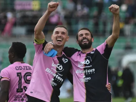 Tập đoàn mẹ của Man City thâu tóm đội bóng thứ 11