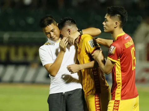 Vòng cuối V-League 2019: Vừa đá vừa nối mạng