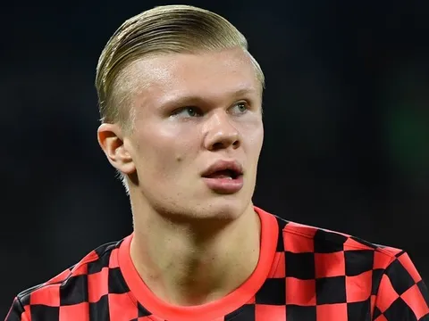 Cha của "máy dội bom" 100 triệu bảng đã tới Man Utd